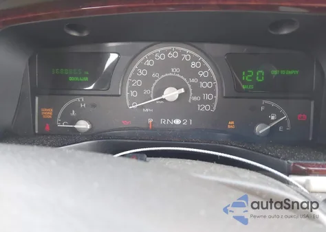 2005 Lincoln Town Car Signature L from USA, damaged, VIN 1LNHM85W25Y654702